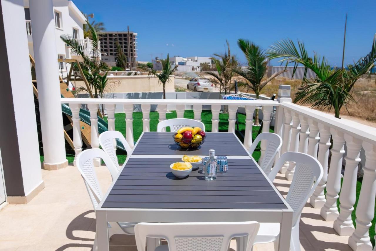 Villa Suncity Boutique Beachfront Ayia Napa Bagian luar foto