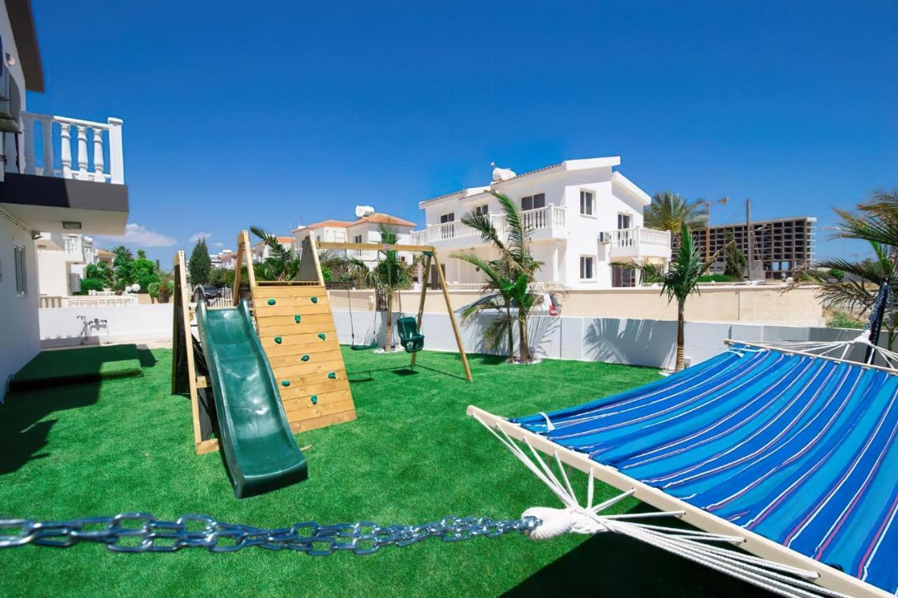 Villa Suncity Boutique Beachfront Ayia Napa Bagian luar foto