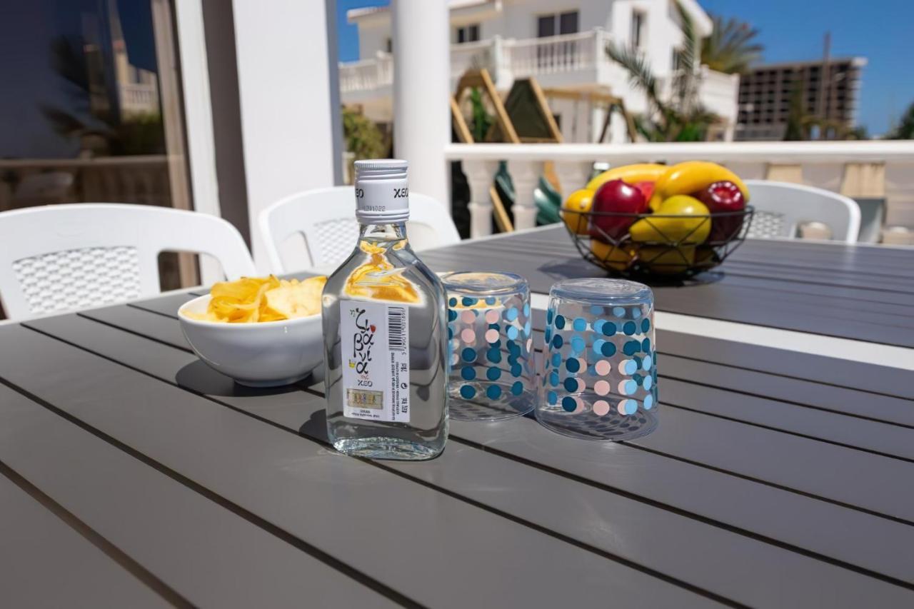 Villa Suncity Boutique Beachfront Ayia Napa Bagian luar foto