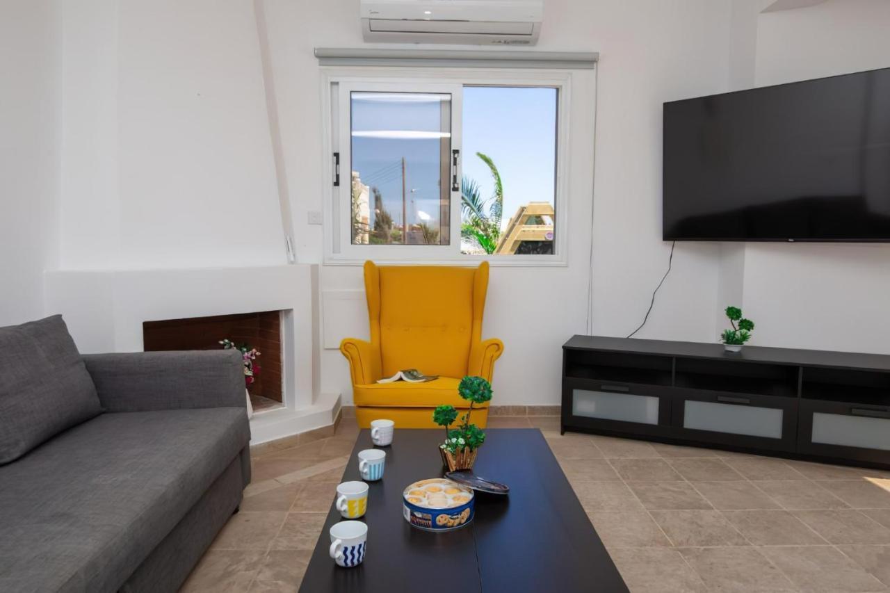 Villa Suncity Boutique Beachfront Ayia Napa Bagian luar foto