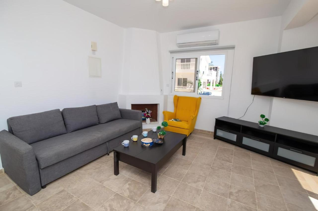 Villa Suncity Boutique Beachfront Ayia Napa Bagian luar foto