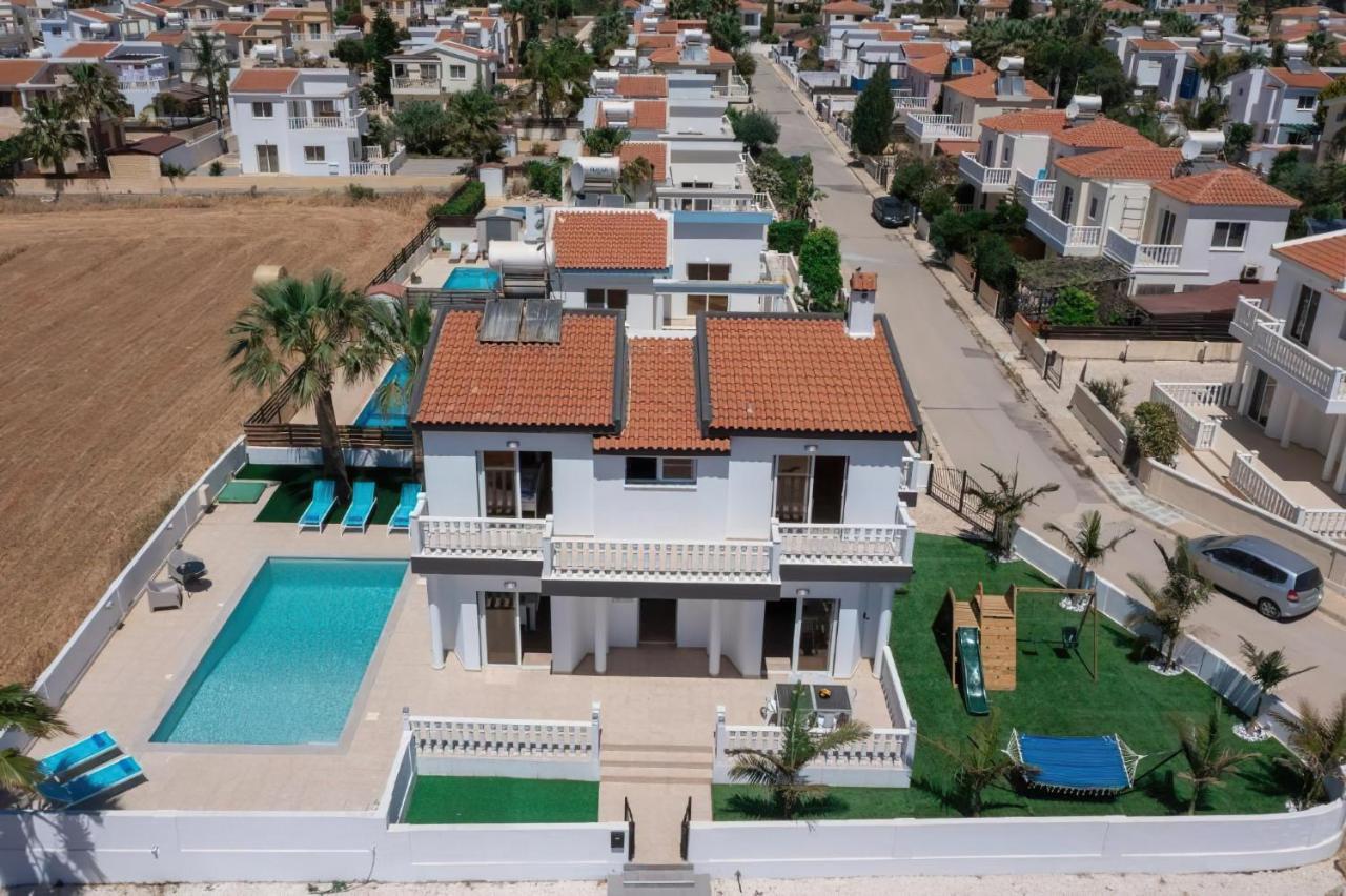 Villa Suncity Boutique Beachfront Ayia Napa Bagian luar foto