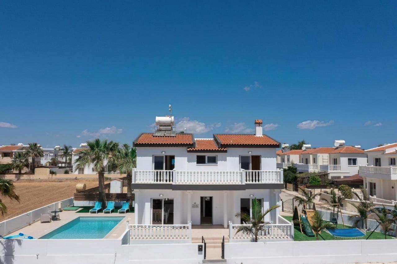 Villa Suncity Boutique Beachfront Ayia Napa Bagian luar foto