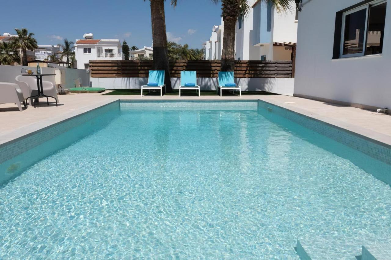 Villa Suncity Boutique Beachfront Ayia Napa Bagian luar foto