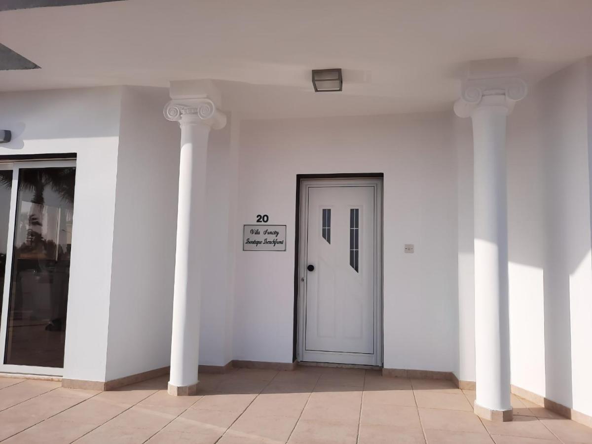 Villa Suncity Boutique Beachfront Ayia Napa Bagian luar foto