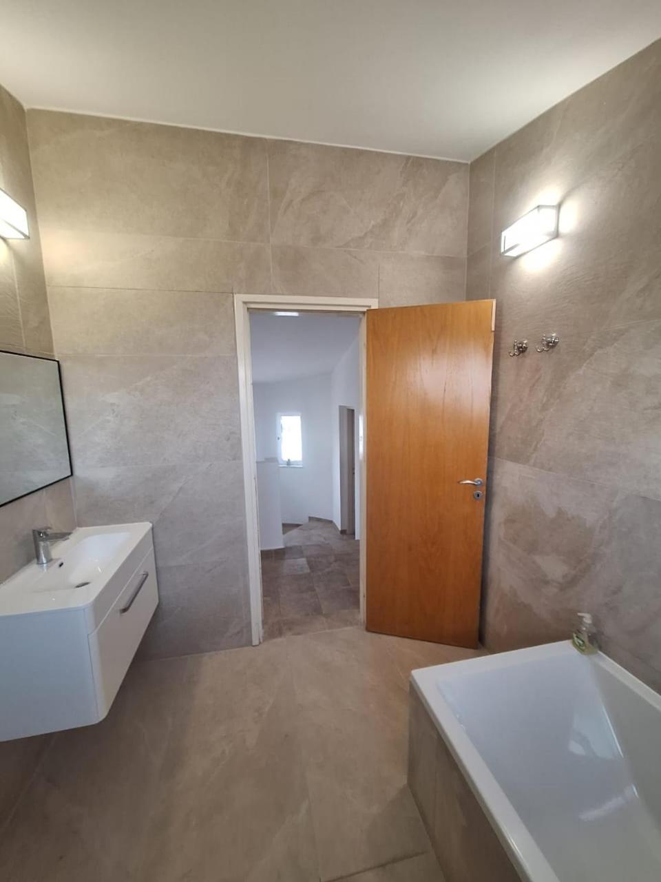 Villa Suncity Boutique Beachfront Ayia Napa Bagian luar foto